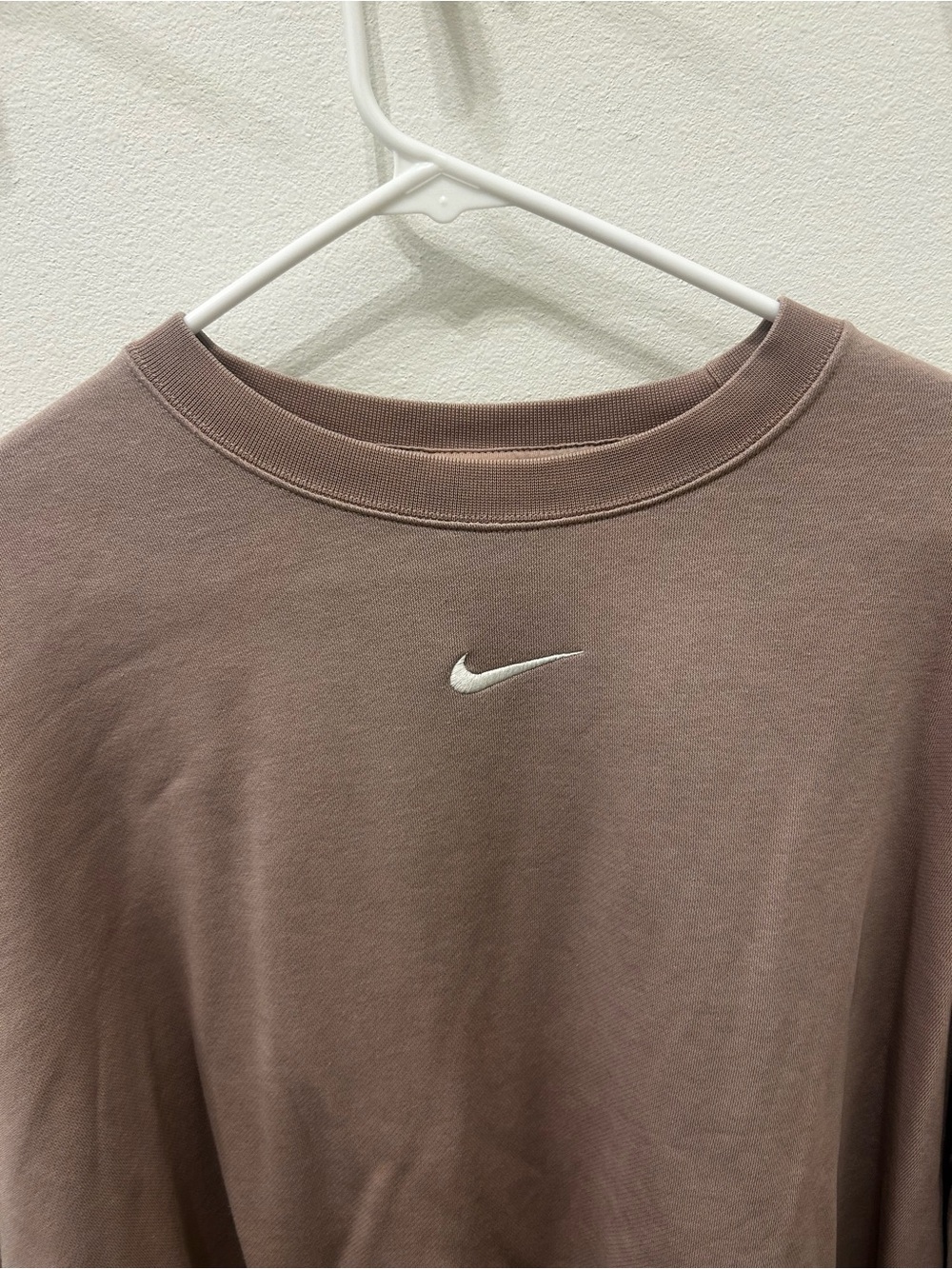 Nike Cropped Crewneck - Picture 2 of 4